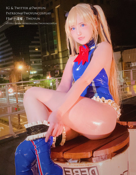 Twoyun star hot pictures