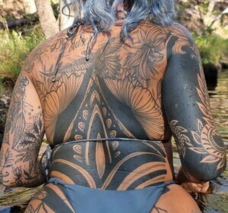 onthetoolss model high quality image