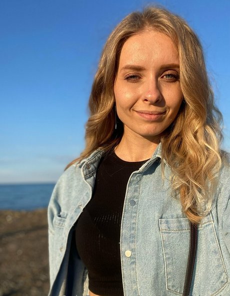 sexsweetblonde high quality actress pic