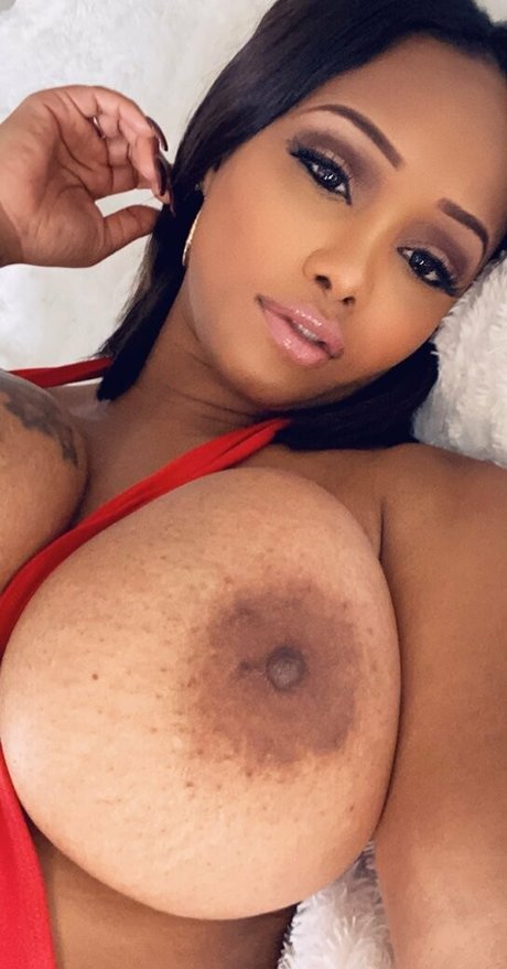 Ms Fernandes25 sexy star img