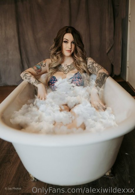 alexiwildexxx hot star picture