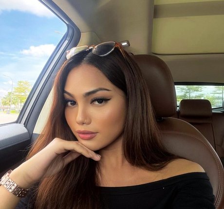 Ariana Tashnee Suhaizim exclusive model picture