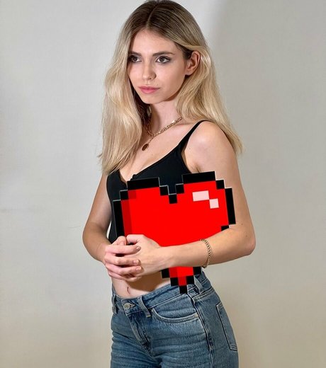 Anna Cramling art actress pictures