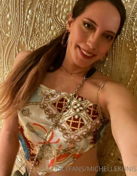 Michelle Kunis model pretty img