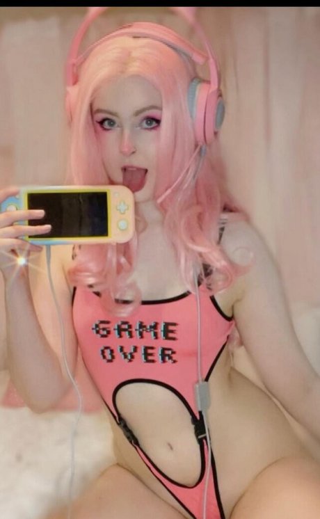 Fruit Brat nude model images