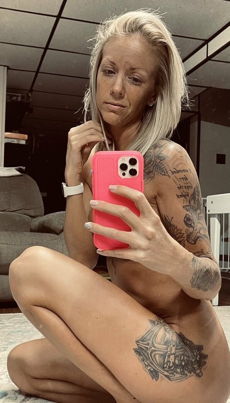 chart92 sexy pornstar pic