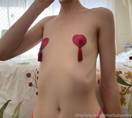 aussiebabyemily hot model pics