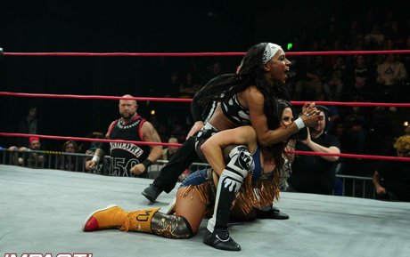 Mickie James free actress photos