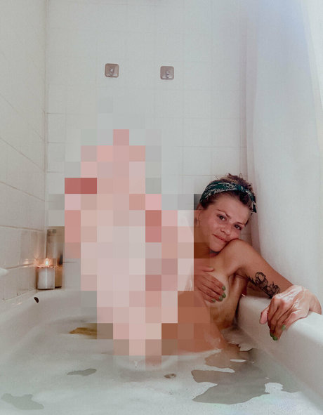 alyssagreen hot actress picture