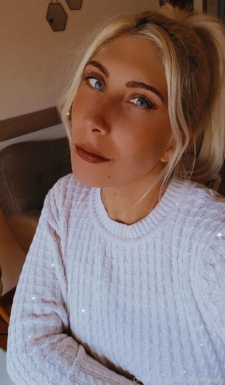 angelbetween pornstar high quality photo