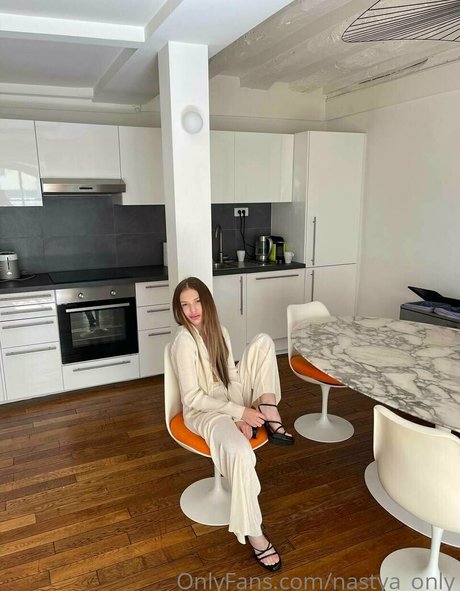 sofa ukr naked star img