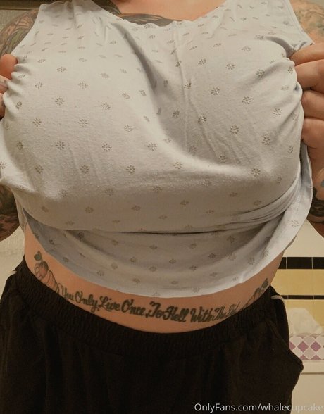 whalecupcake model nude picture