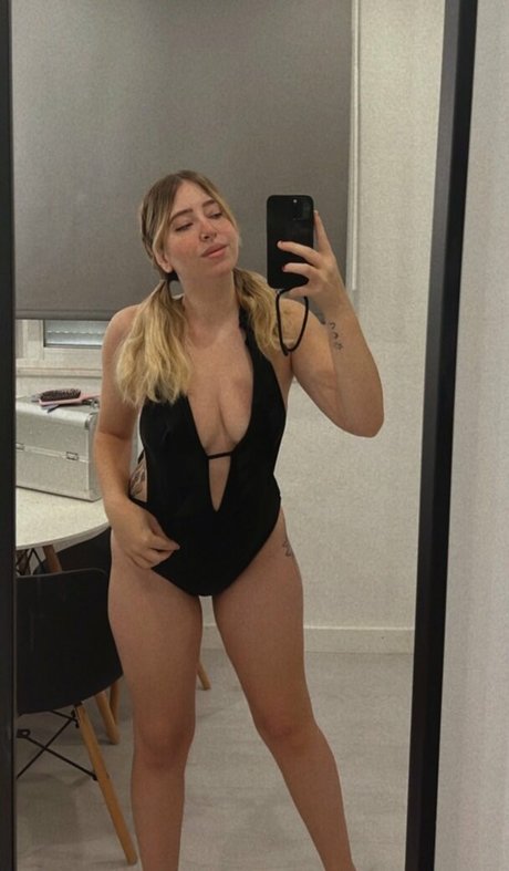 Sweet Vaa model beautiful pic