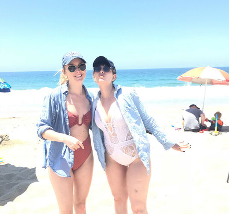 Allison Raskin adult actress img