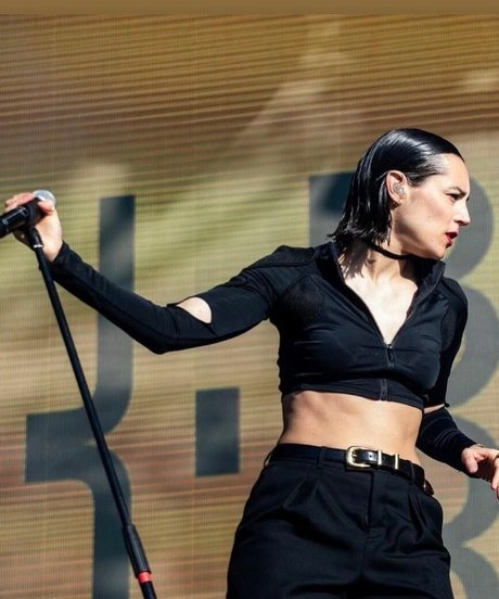 Jehnny Beth sexy star photos