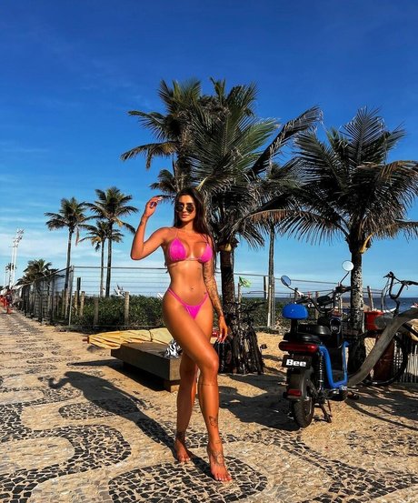 Larissa Dalpasquale nude pornstar img