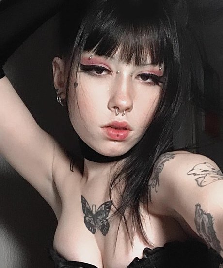 isa guim hot actress pics