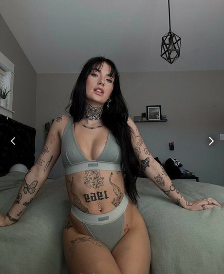 Emilysullivan erotic model picture