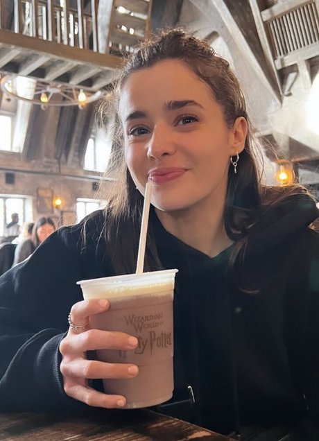 Holly Earl pornstar hd photo