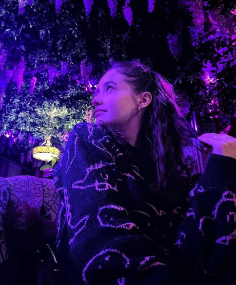 Holly Earl free actress archive