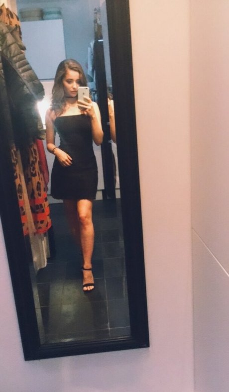 Holly Earl hot pornstar image