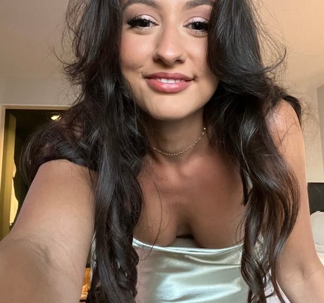 Lottie Loves ASMR hd star photo