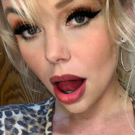 charliechip art model pics