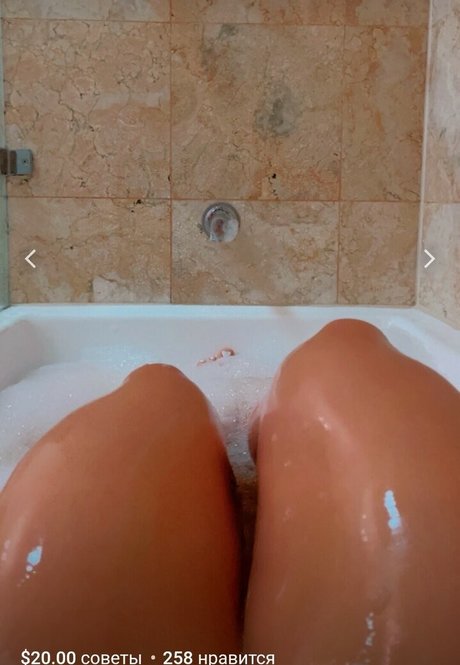 Harmony Doughty naked actress pics