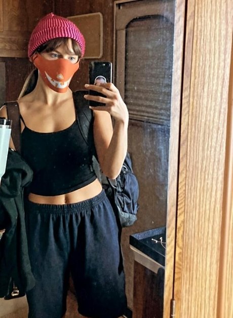 Chloe East nude pornstar images