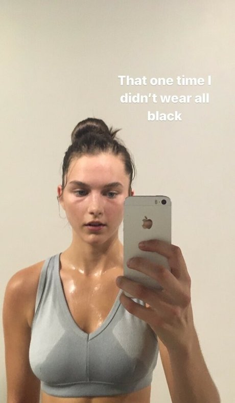 Chloe East perfect pornstar gallery