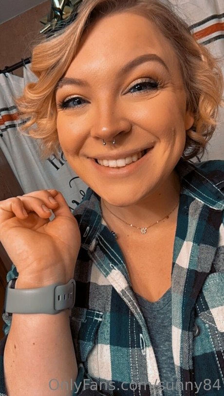 sunny84 hot model pic