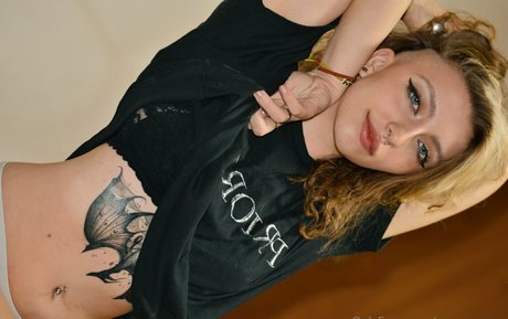 vanessagem erotic actress image