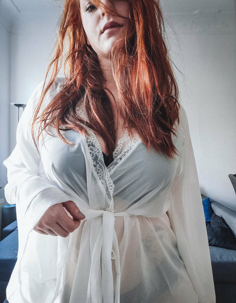 doenill porn model picture