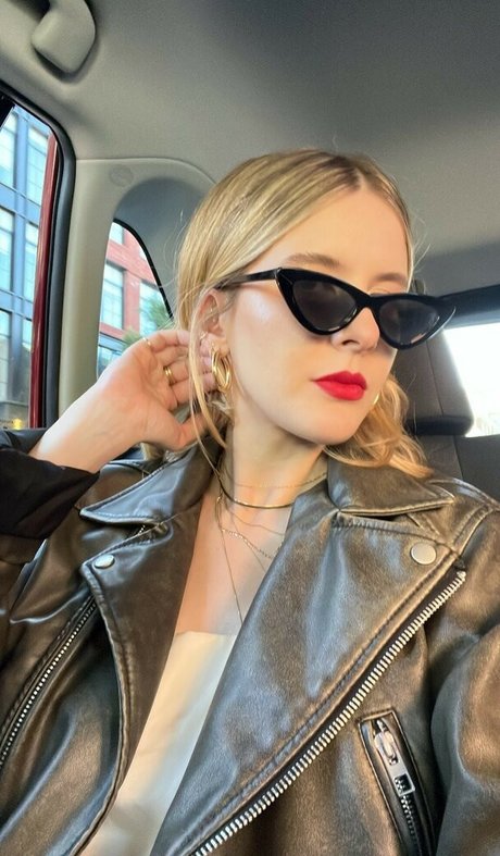 Itsjavachip model beautiful photos