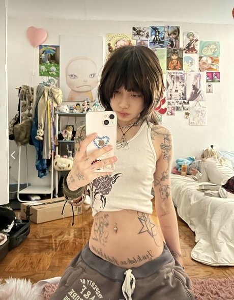 sl33zyskiz erotic actress picture