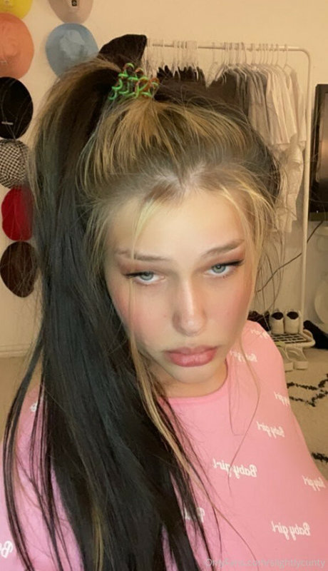 slightlycunty pornstar naked picture