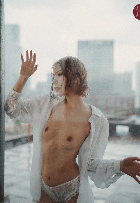 yunij98 pornstar picture