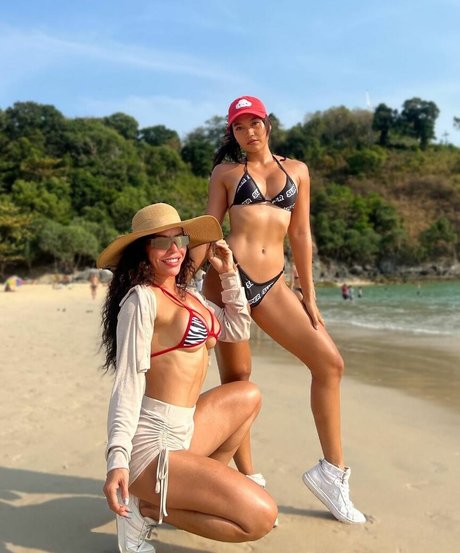 Aun Wichupor nude star gallery