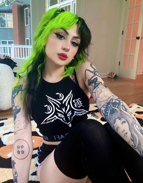 lilbatty perfect model img