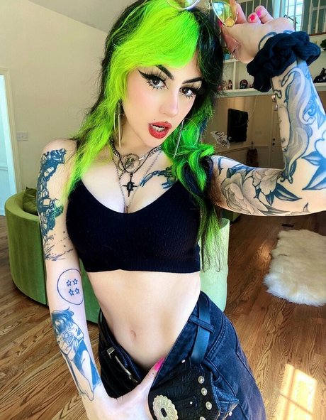 lilbatty pornstar nude pic