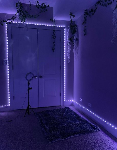 carebearelle naked actress gallery