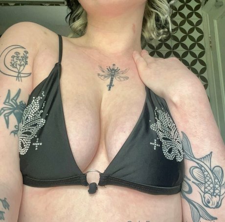 ez butler sexy actress pictures