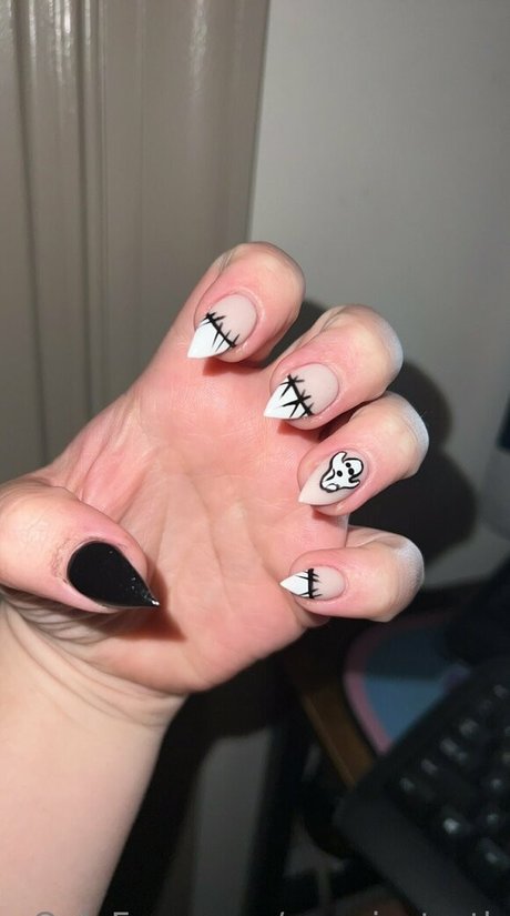 marciestruth model free image