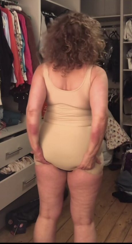 Nadia Sawalha pornographic model picture