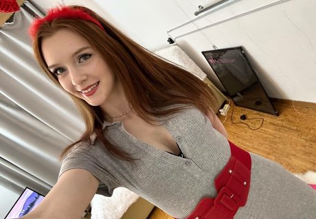 foxperry exclusive actress photo