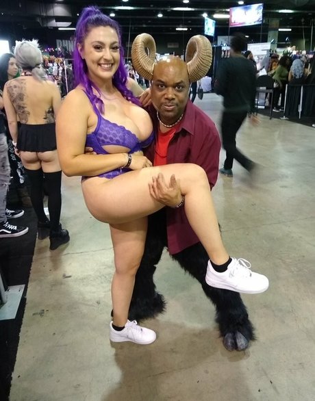 Janet Mason nice model img