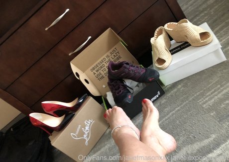 Janet Mason pretty actress pictures