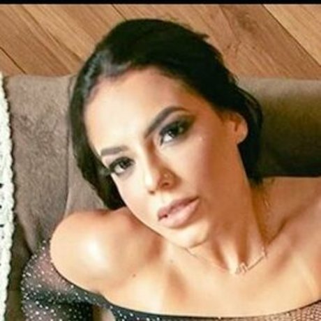 Thauany Faccini exclusive star image