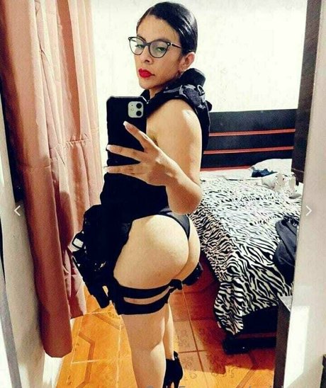 avislovee beautiful pornstar img