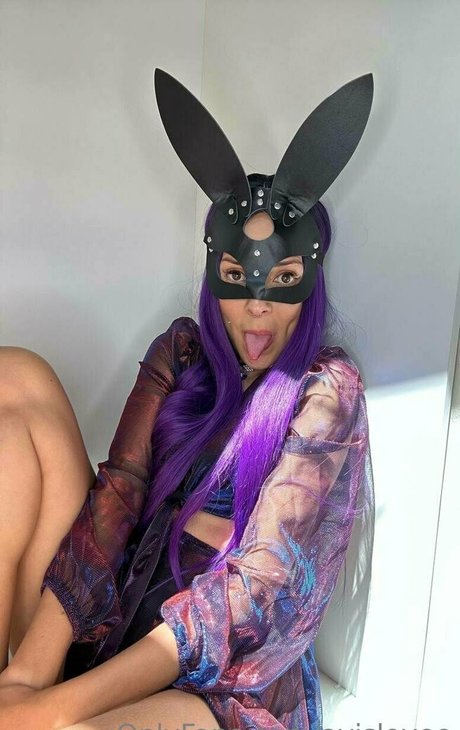 avislovee pretty pornstar img